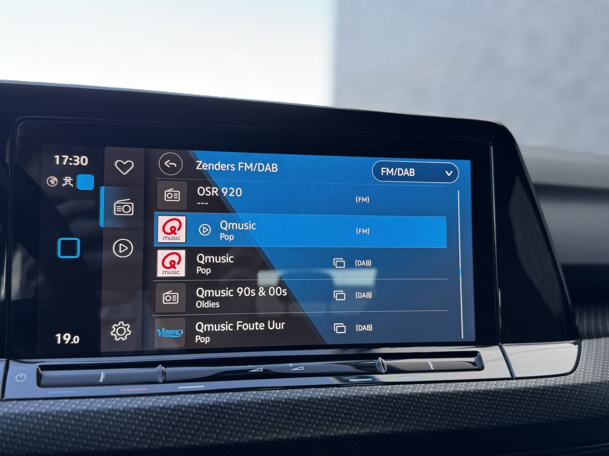 Volkswagen Golf 1.5 eTSI 150PK 3 x R-Line Volkswagen Golf 1.5 eTSI 150PK 3 x R-Line