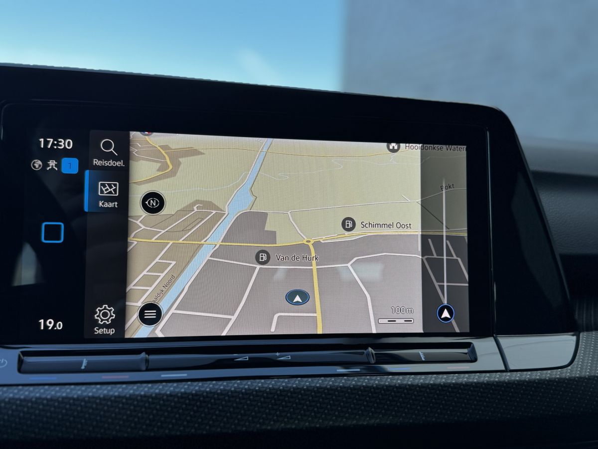 Volkswagen Golf 1.5 eTSI 150PK 3 x R-Line Volkswagen Golf 1.5 eTSI 150PK 3 x R-Line