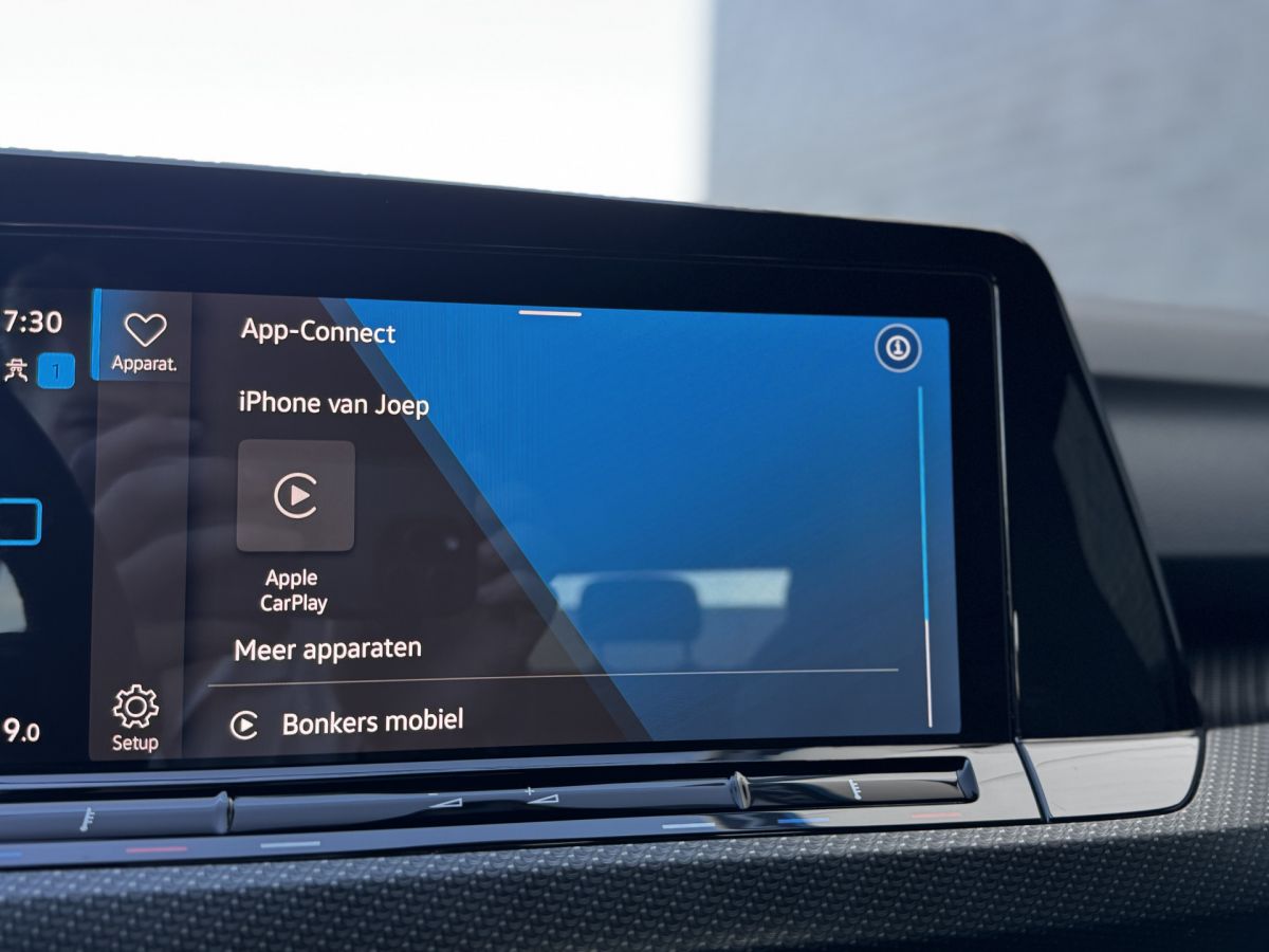 Volkswagen Golf 1.5 eTSI 150PK 3 x R-Line Volkswagen Golf 1.5 eTSI 150PK 3 x R-Line