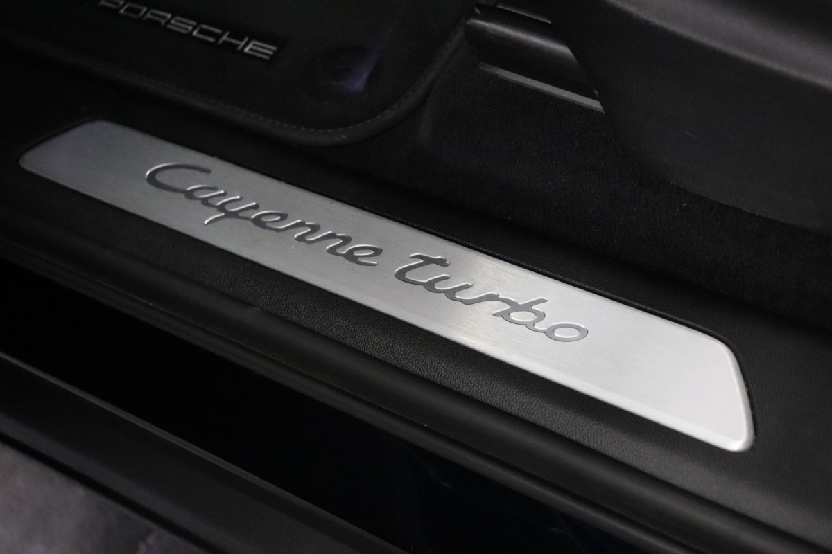 Porsche Cayenne 4.0 V8 Turbo 550PK | PANO-DAK | BOSE | LEDER | € 109.950,- incl. BTW
