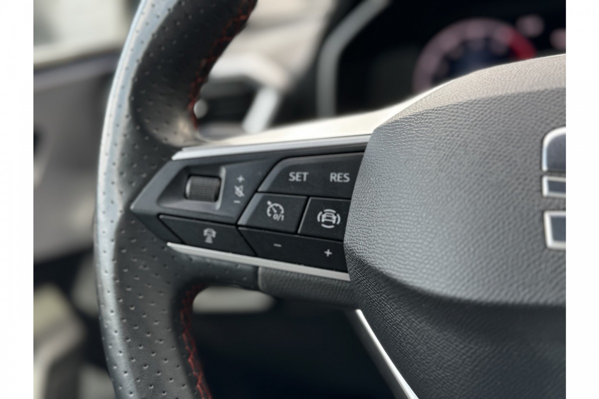 SEAT Leon Sportstourer 1.5 eTSI 150PK FR Business Intense Automaat | Navi | Camera | ACC | Beats | PDC | €22.900,- incl. BTW
