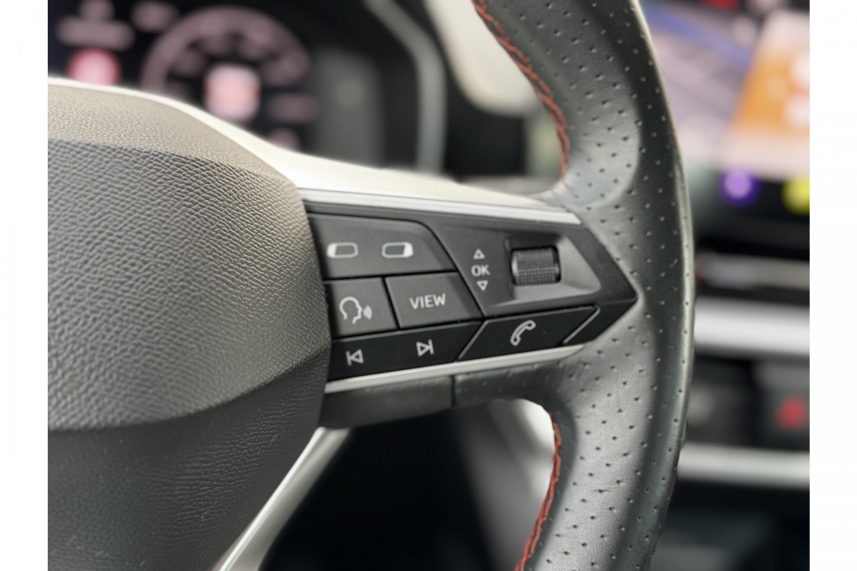 SEAT Leon Sportstourer 1.5 eTSI 150PK FR Business Intense Automaat | Navi | Camera | ACC | Beats | PDC | €22.900,- incl. BTW