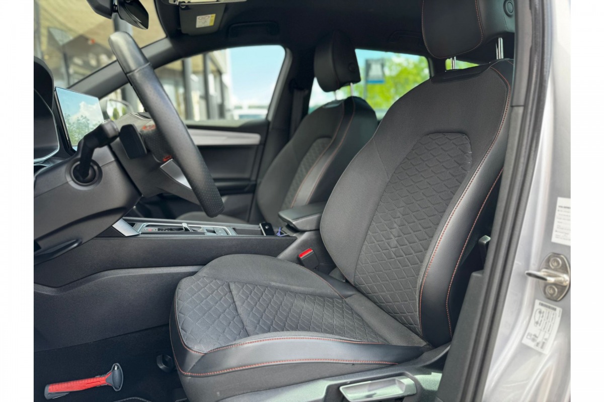 SEAT Leon Sportstourer 1.5 eTSI 150PK FR Business Intense Automaat | Navi | Camera | ACC | Beats | PDC | €22.900,- incl. BTW