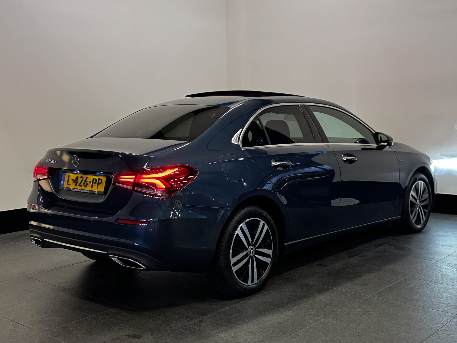 Mercedes-Benz A-Klasse 250 e Business Solution Luxury Limited Mercedes-Benz A-Klasse 250 e Business Solution Luxury Limited