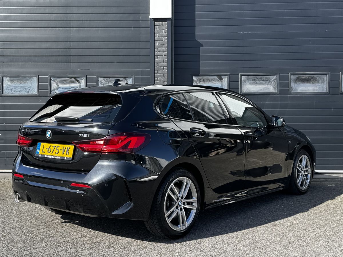 BMW 1-serie 118i Business Edition M-Sport Shadow Automaat