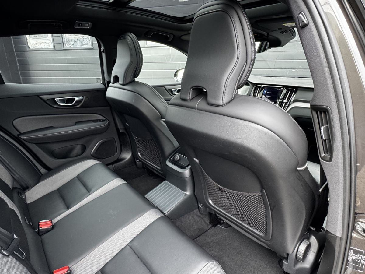 Volvo S60 2.0 Recharge 340PK T6 AWD R-Design