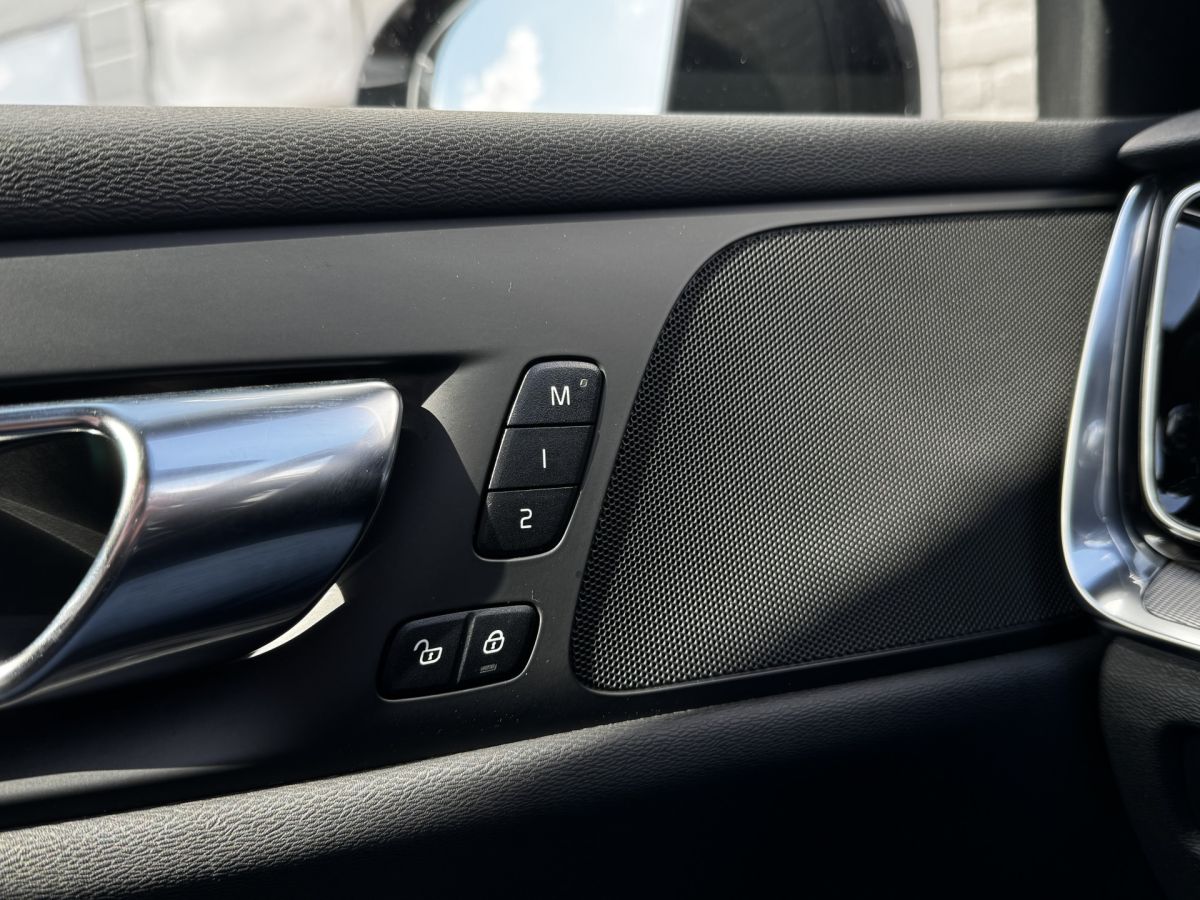 Volvo V60 2.0 T6 Recharge 340PK AWD R-Design