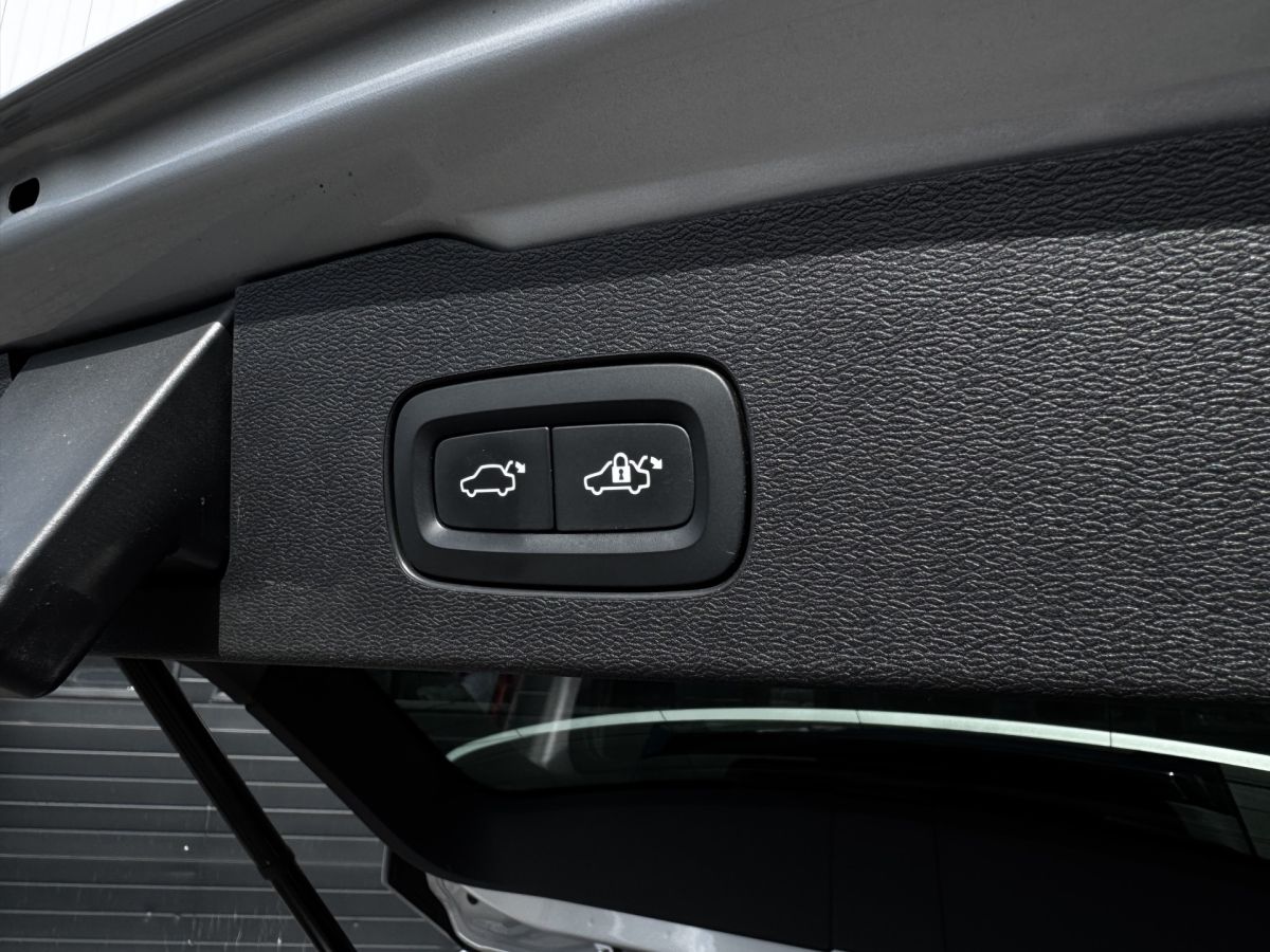 Volvo V60 2.0 T6 Recharge 340PK AWD R-Design