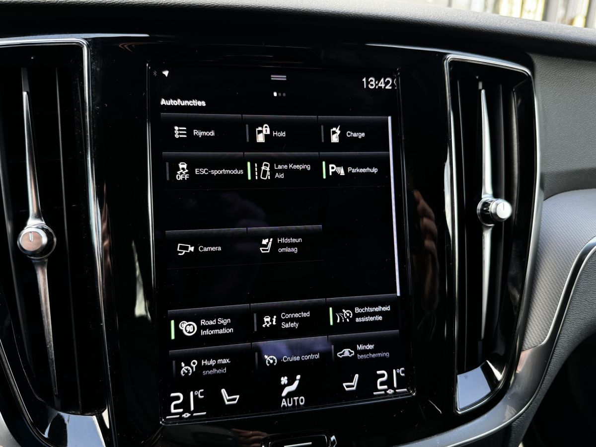 Volvo V60 2.0 T6 Recharge 340PK AWD R-Design