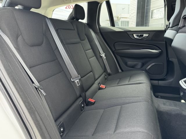 Volvo V60 2.0 B3 163PK Momentum R-Design Volvo V60 2.0 B3 163PK Momentum R-Design