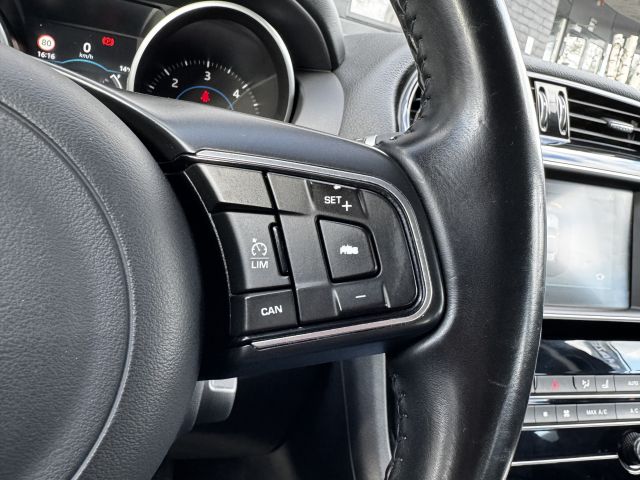 Jaguar F-Pace 2.0 Portfolio 20d 180PK