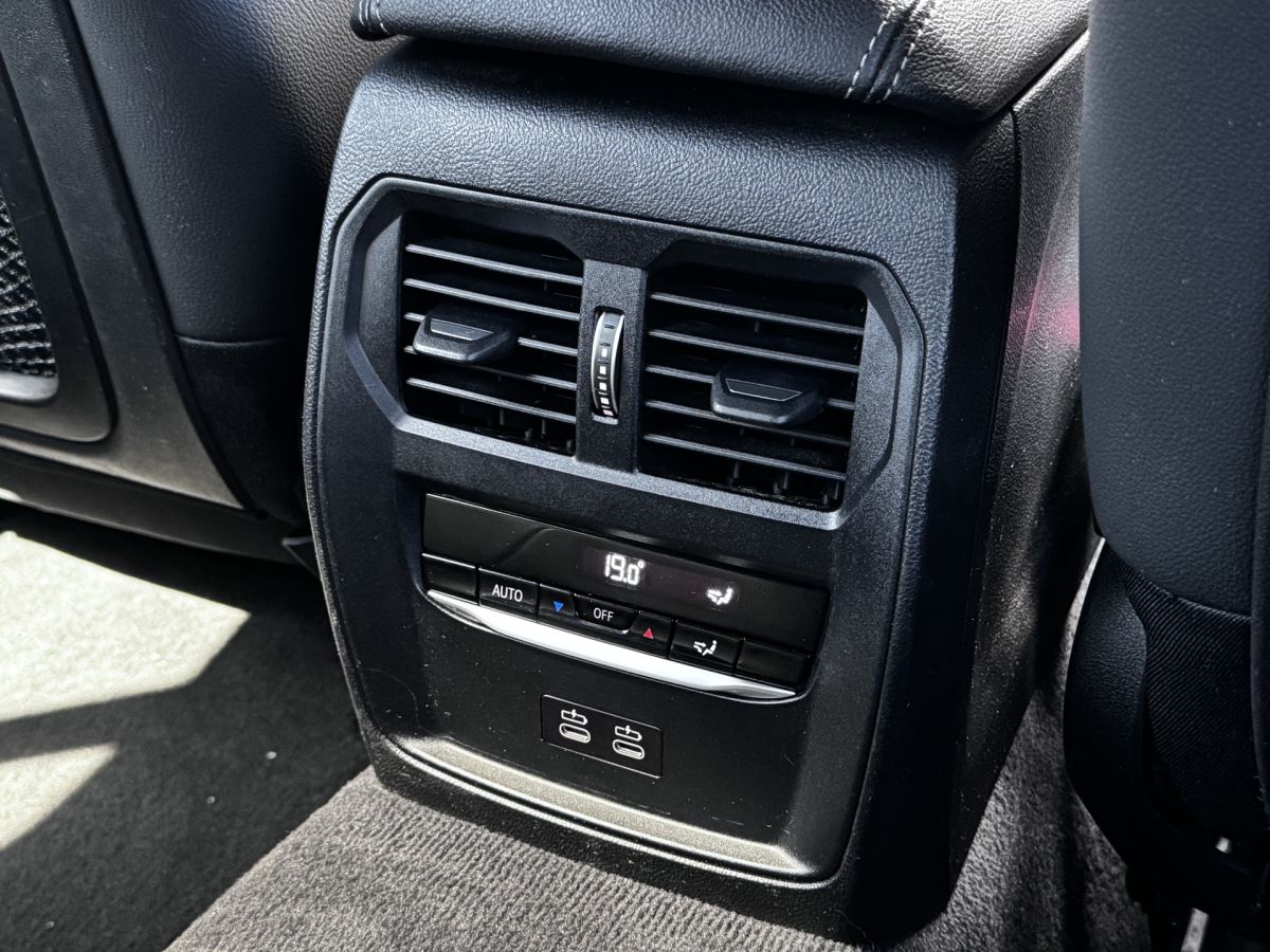 BMW 3 Serie Touring 330e Business Edition Plus Dealer OH
