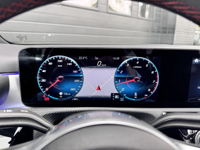 Mercedes-Benz A-Klasse 180 Business Solution AMG