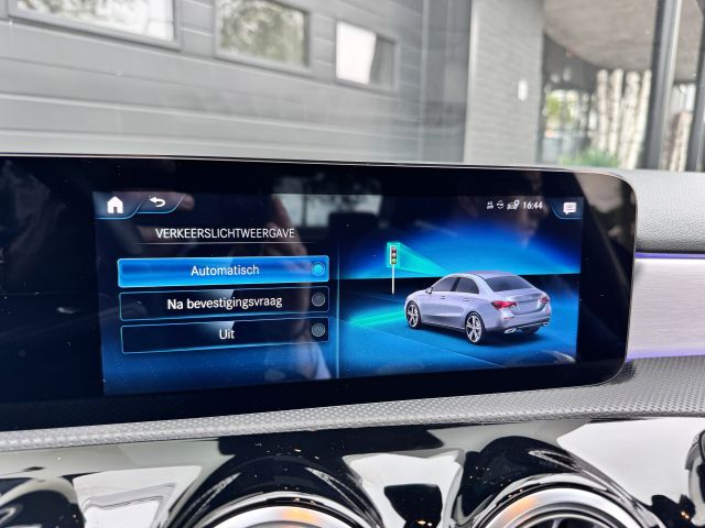 Mercedes-Benz A-Klasse 180 Business Solution AMG