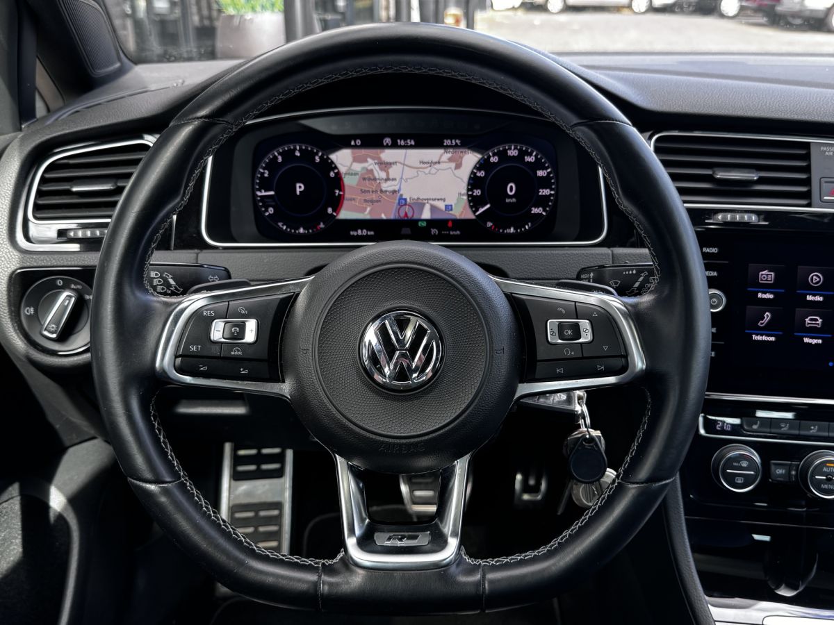 Volkswagen Golf 1.5 TSI 150PK Highline Business R-line Automaat