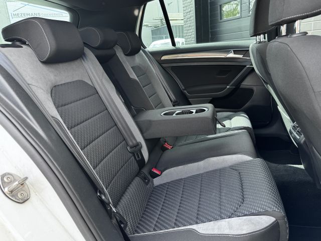 Volkswagen Golf 1.5 TSI 150PK Highline Business R-line Automaat
