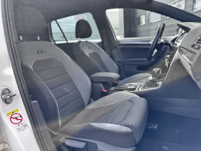 Volkswagen Golf 1.5 TSI 150PK Highline Business R-line Automaat