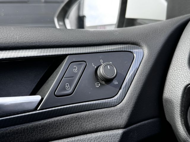 Volkswagen Golf 1.5 TSI 150PK Highline Business R-line Automaat