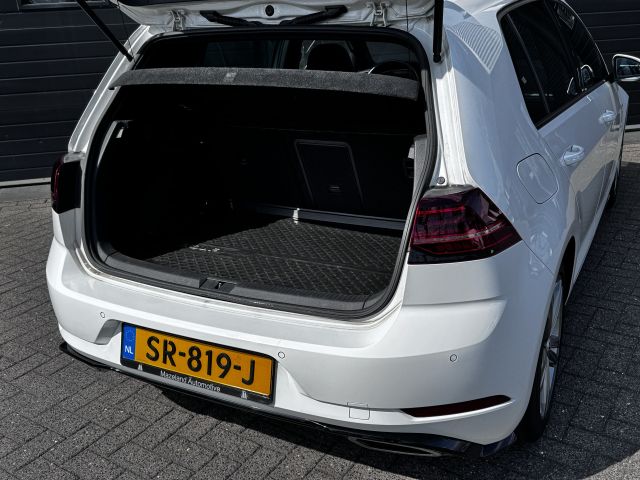 Volkswagen Golf 1.5 TSI 150PK Highline Business R-line Automaat