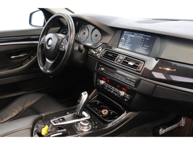 BMW 5 Serie Touring 528i 245PK High Executive BMW 5 Serie Touring 528i 245PK High Executive
