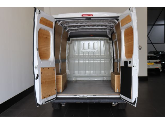 Opel Movano 2.2D L2H2 120PK EURO 6 Opel Movano 2.2D L2H2 120PK EURO 6