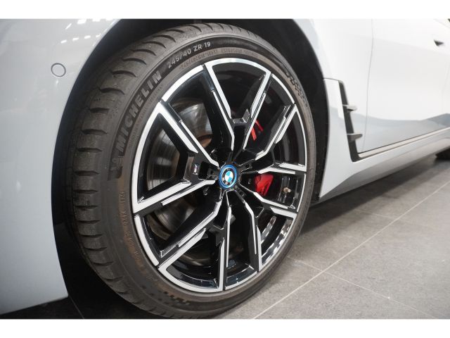 BMW i4 eDrive40 M-Sport High Executive 84 kWh 3 fasen BMW i4 eDrive40 M-Sport High Executive 84 kWh 3 fasen