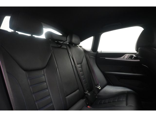 BMW i4 eDrive40 M-Sport High Executive 84 kWh 3 fasen BMW i4 eDrive40 M-Sport High Executive 84 kWh 3 fasen