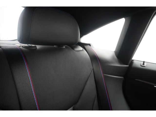 BMW i4 eDrive40 M-Sport High Executive 84 kWh 3 fasen BMW i4 eDrive40 M-Sport High Executive 84 kWh 3 fasen