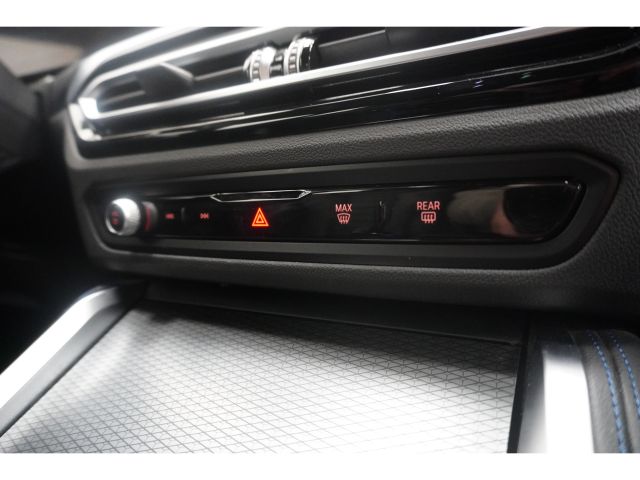 BMW i4 eDrive40 M-Sport High Executive 84 kWh 3 fasen BMW i4 eDrive40 M-Sport High Executive 84 kWh 3 fasen