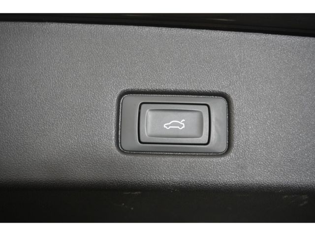 Audi Q4 e-tron 40 Launch edition Advanced S-Line 77 kWh 3 fasen Audi Q4 e-tron 40 Launch edition Advanced S-Line 77 kWh 3 fasen