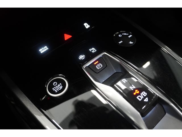 Audi Q4 e-tron 40 Launch edition Advanced S-Line 77 kWh 3 fasen Audi Q4 e-tron 40 Launch edition Advanced S-Line 77 kWh 3 fasen
