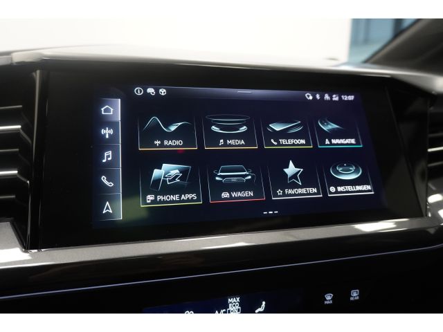 Audi Q4 e-tron 40 Launch edition Advanced S-Line 77 kWh 3 fasen Audi Q4 e-tron 40 Launch edition Advanced S-Line 77 kWh 3 fasen