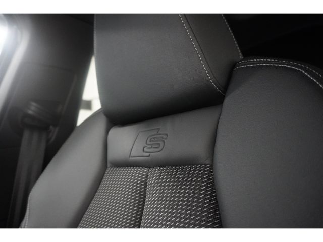 Audi Q4 e-tron 40 Launch edition Advanced S-Line 77 kWh 3 fasen Audi Q4 e-tron 40 Launch edition Advanced S-Line 77 kWh 3 fasen